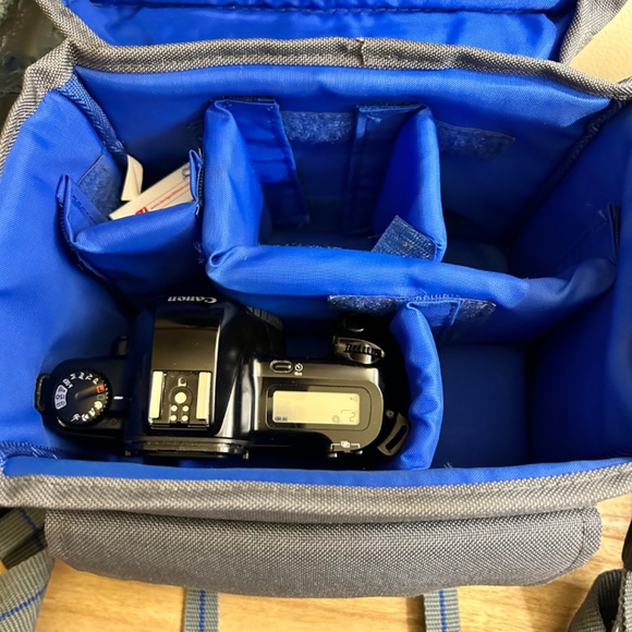 Canon 35mm SLR EOS Rebel X body, extra batteries and camera bag - Picture 7 of 8